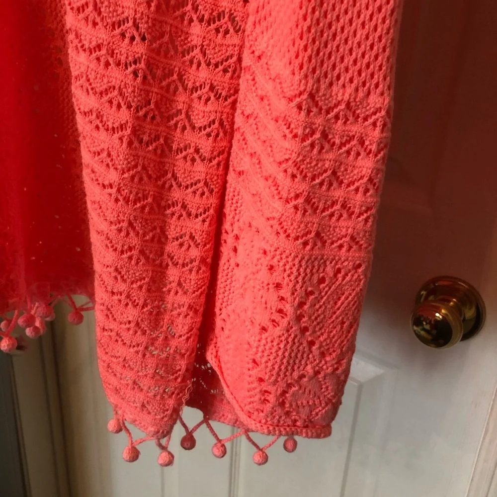 Lilly Pulitzer Coral Crochet “Athena” Tunic
Size Large. NWOT - Picture 7 of 11